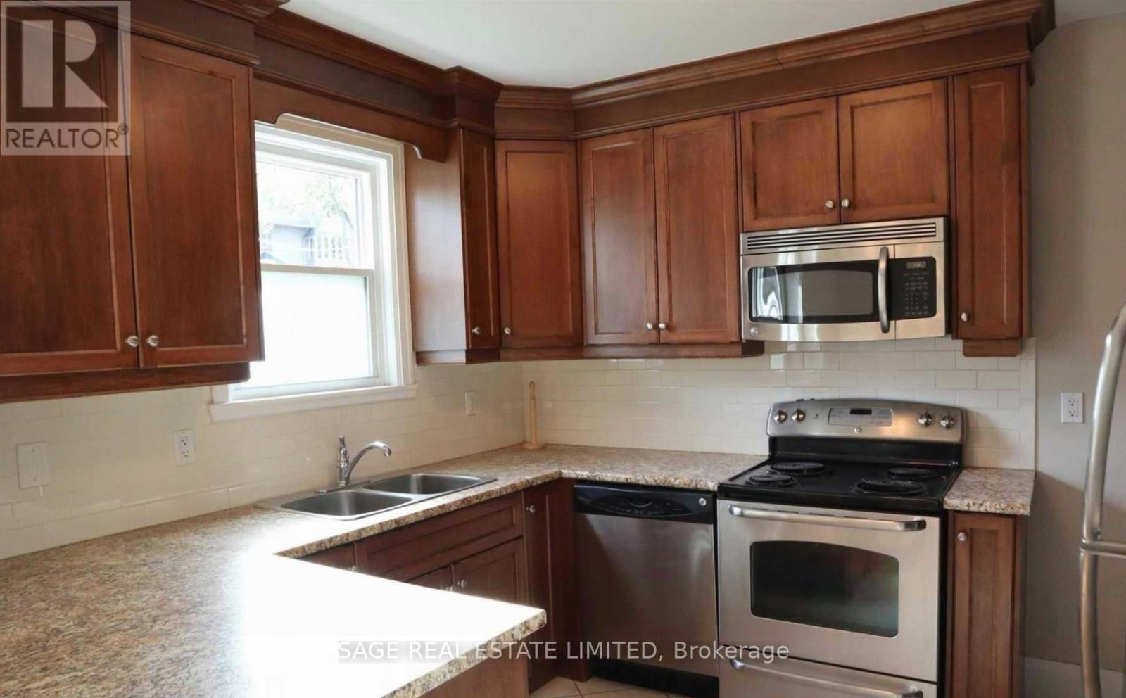 Main - 740 Avenue Road S, Toronto, Ontario  M5P 2K2 - Photo 6 - C12451803