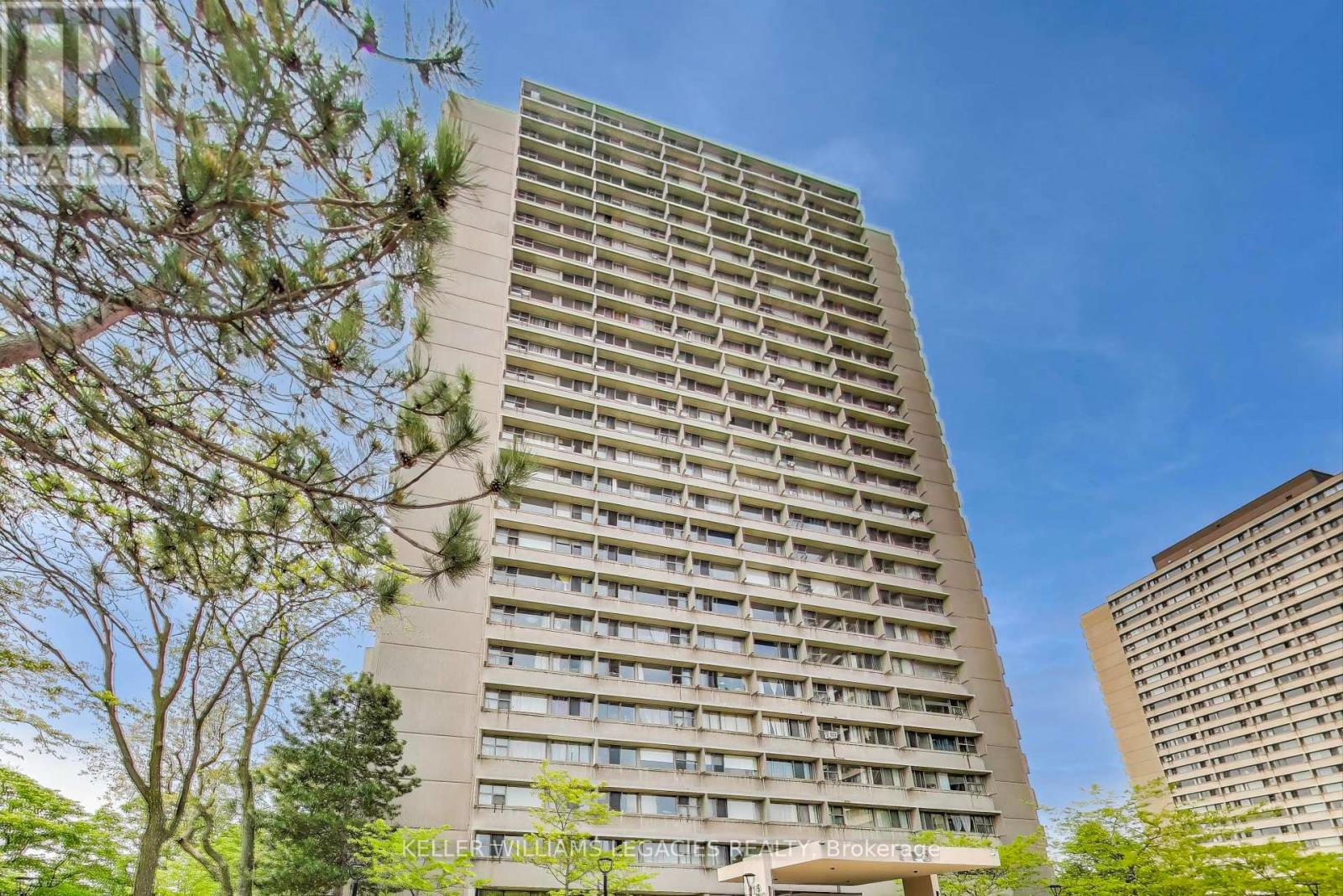 1004 - 715 Don Mills Road, Toronto (Flemingdon Park), Ontario  M3C 1S4 - Photo 3 - C12451814