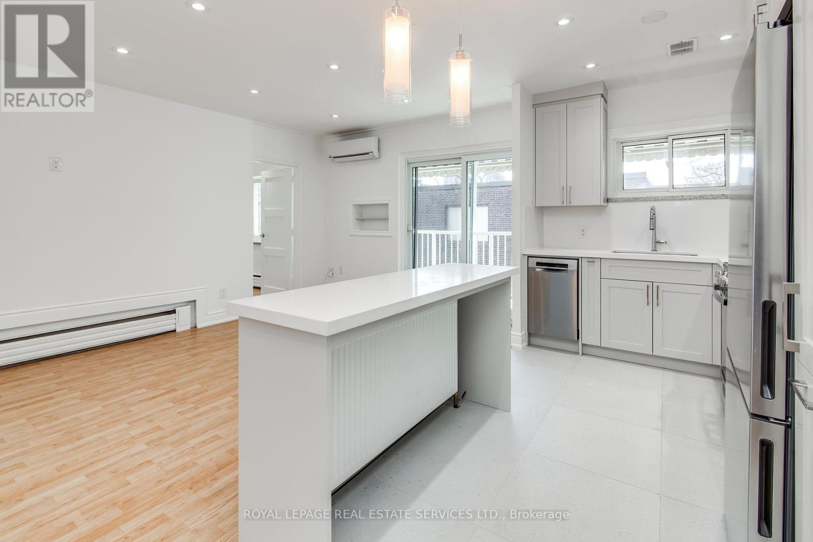 206 - 172 Sherwood Avenue, Toronto, Ontario  M4P 2A8 - Photo 3 - C12451838