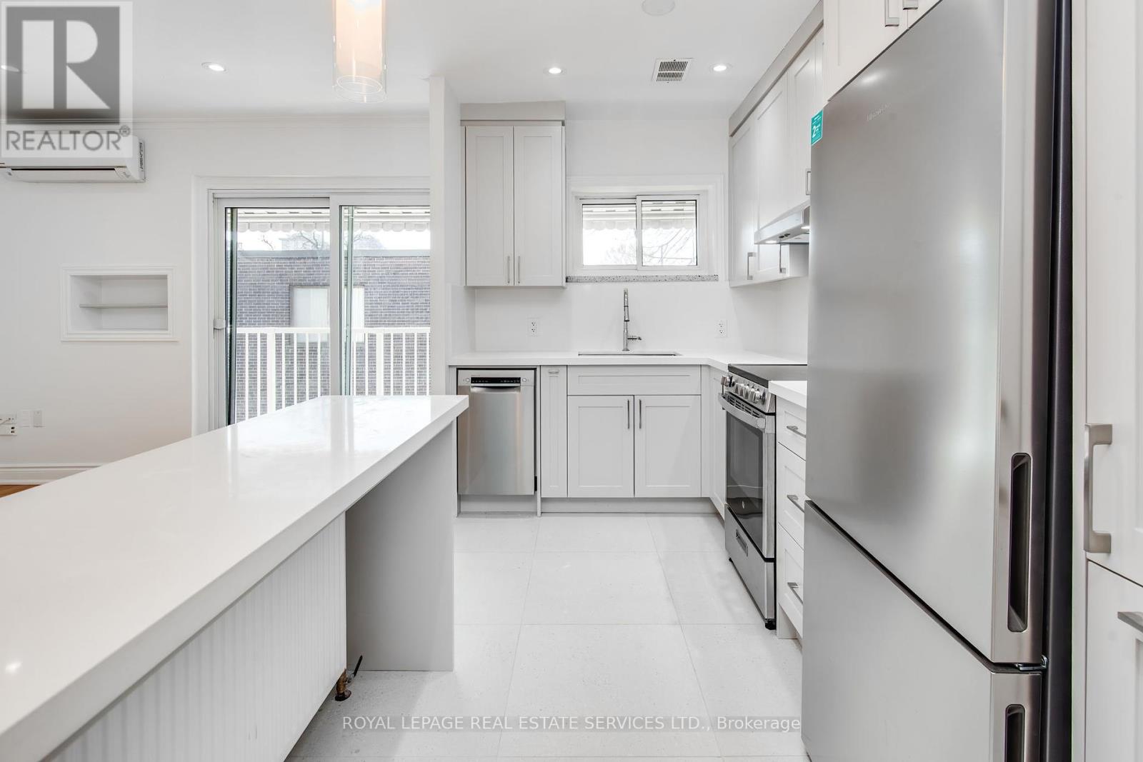 206 - 172 Sherwood Avenue, Toronto, Ontario  M4P 2A8 - Photo 4 - C12451838