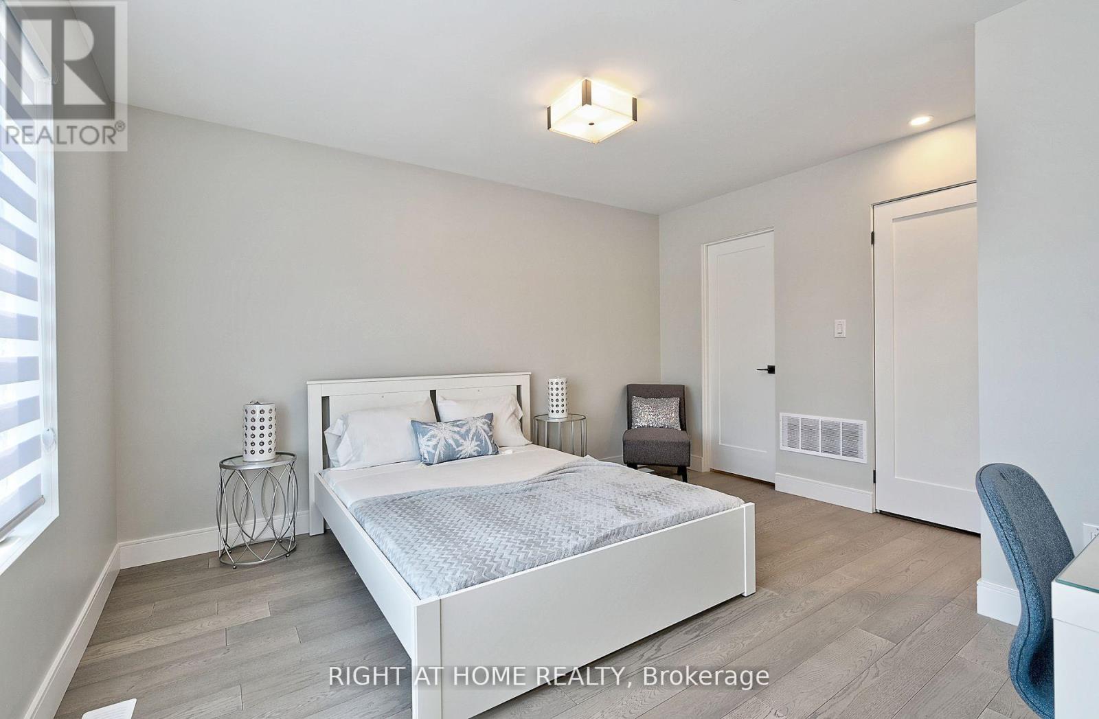 4 - 131 Brock Avenue, Toronto, Ontario  M6K 2L5 - Photo 4 - C12451841
