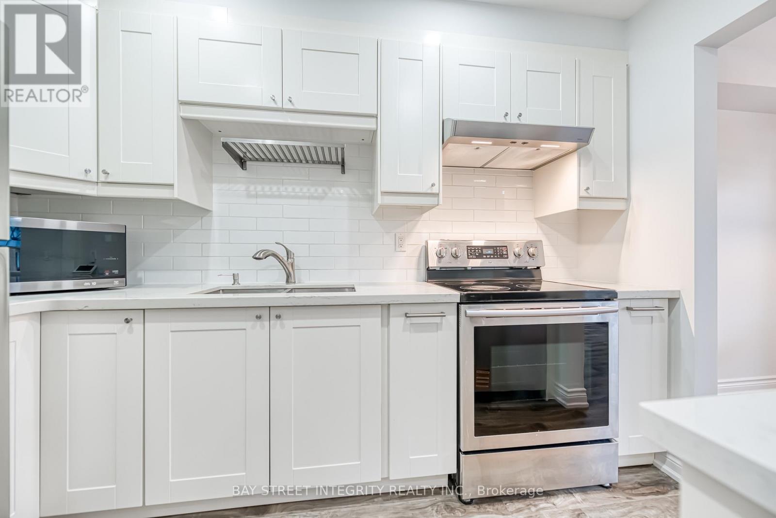 72 Elsa Vine Way, Toronto (Bayview Village), Ontario  M2J 4H9 - Photo 11 - C12451859