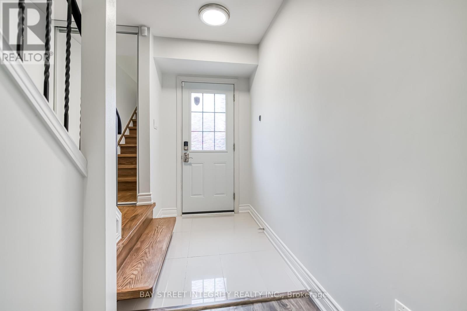 72 Elsa Vine Way, Toronto (Bayview Village), Ontario  M2J 4H9 - Photo 2 - C12451859