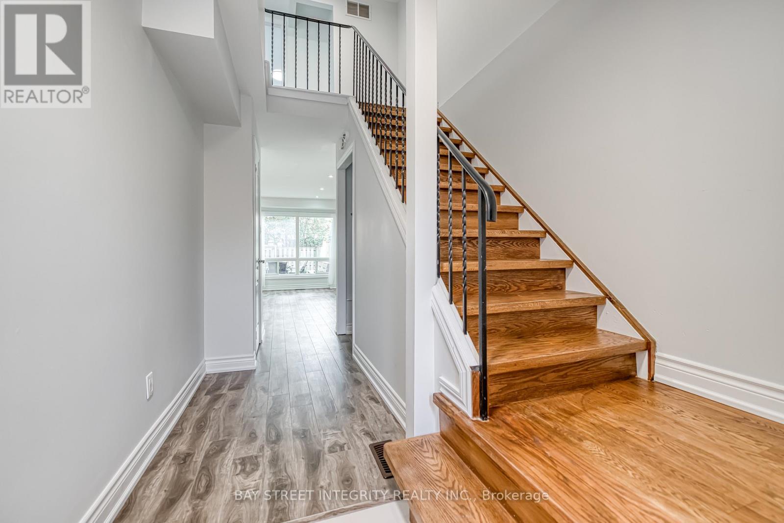72 Elsa Vine Way, Toronto (Bayview Village), Ontario  M2J 4H9 - Photo 3 - C12451859