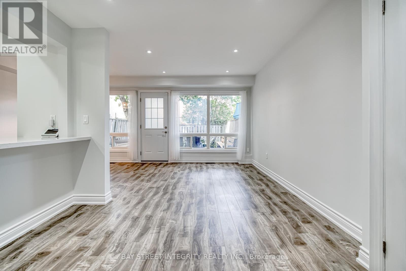 72 Elsa Vine Way, Toronto (Bayview Village), Ontario  M2J 4H9 - Photo 8 - C12451859