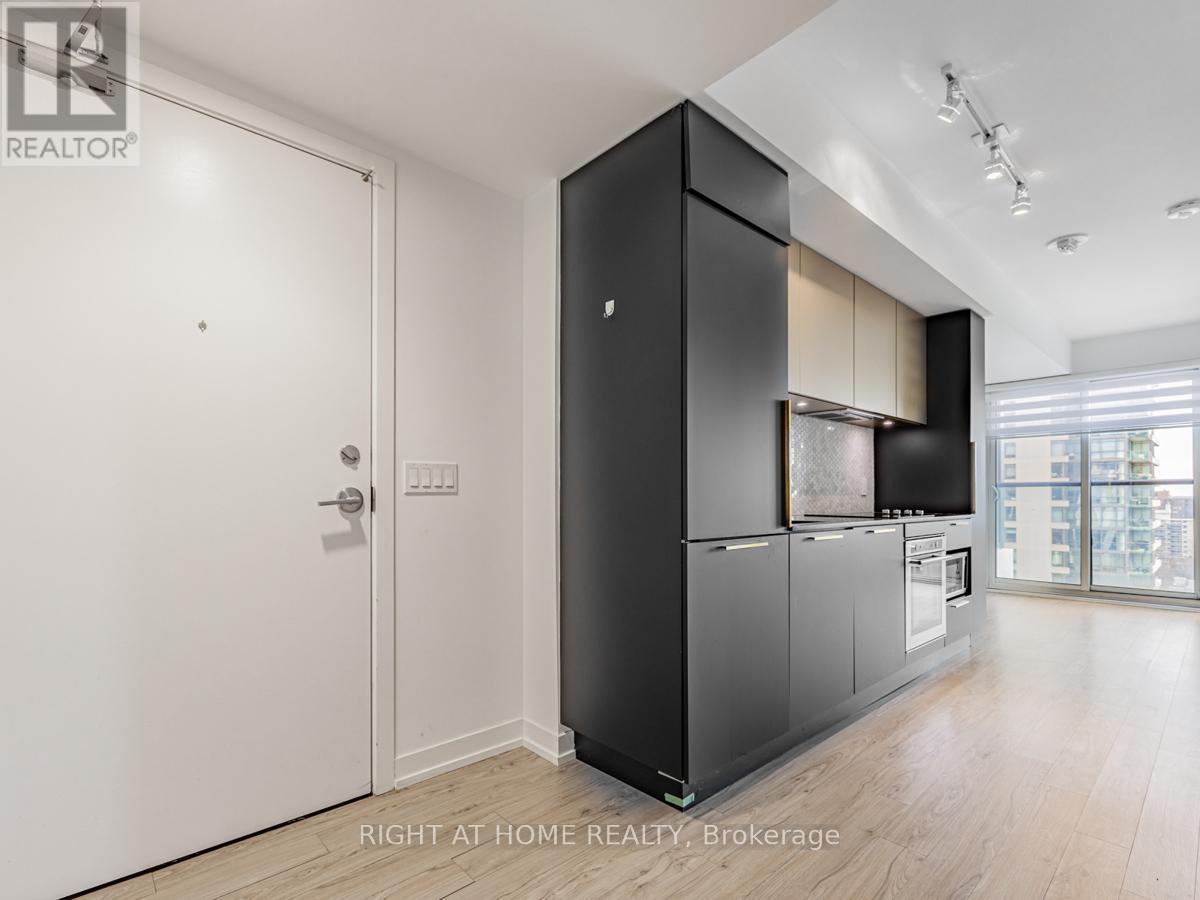 1615 - 85 Wood Street, Toronto, Ontario  M4Y 0E8 - Photo 10 - C12451888