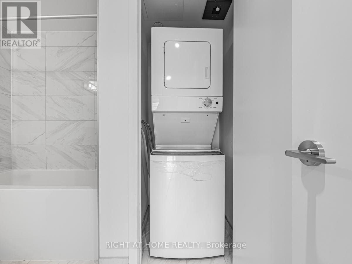1615 - 85 Wood Street, Toronto, Ontario  M4Y 0E8 - Photo 27 - C12451888