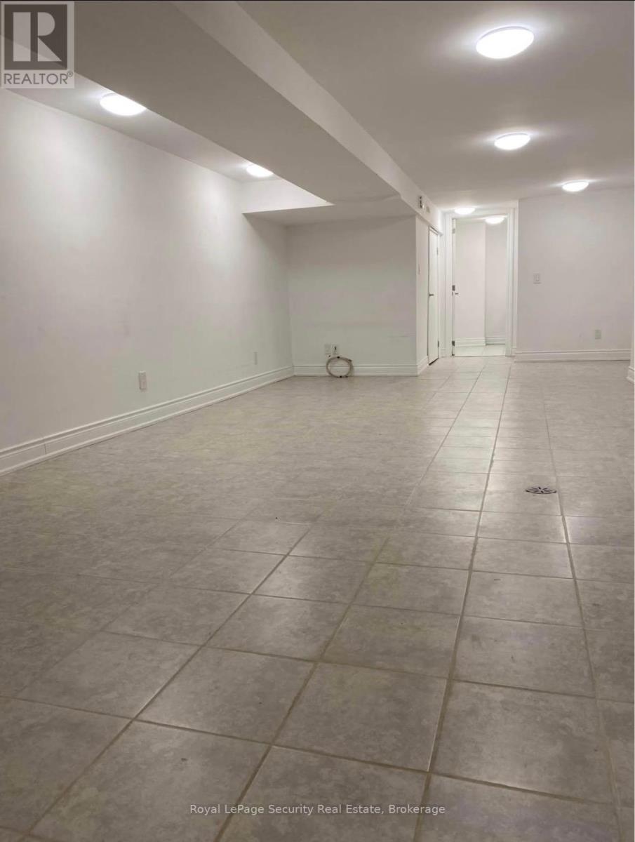 Lower - 6 Rusholme Park Crescent, Toronto, Ontario  M6J 2C9 - Photo 3 - C12451918