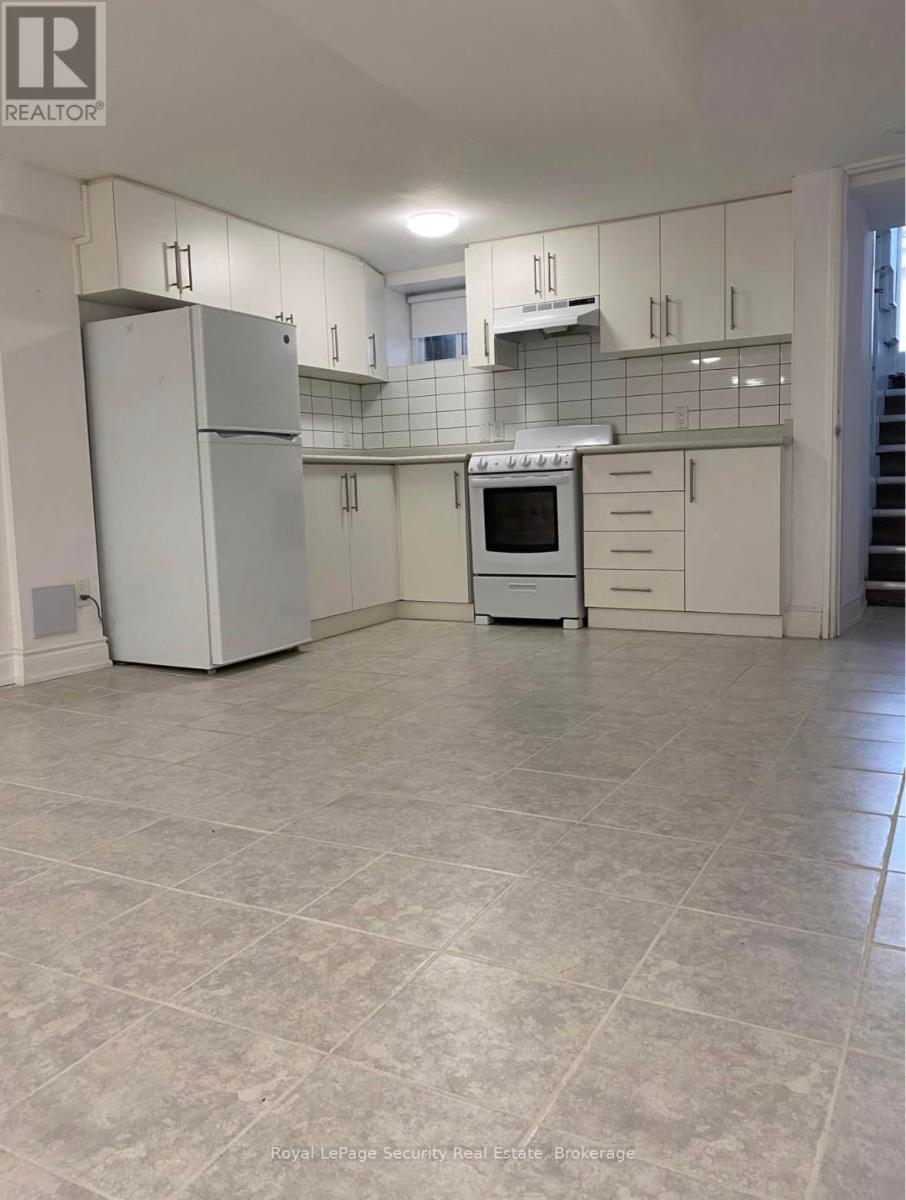 Lower - 6 Rusholme Park Crescent, Toronto, Ontario  M6J 2C9 - Photo 5 - C12451918