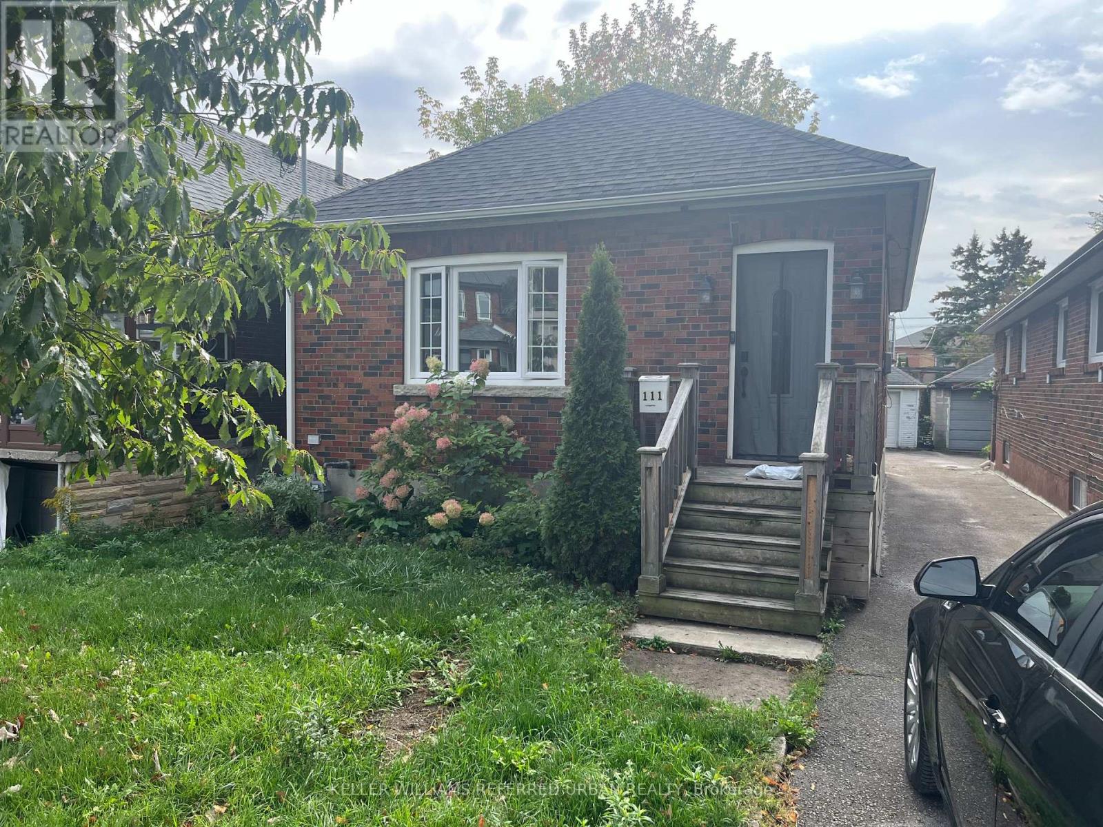 LOWER LEVEL - 111 CLOVELLY AVENUE, Toronto, Ontario