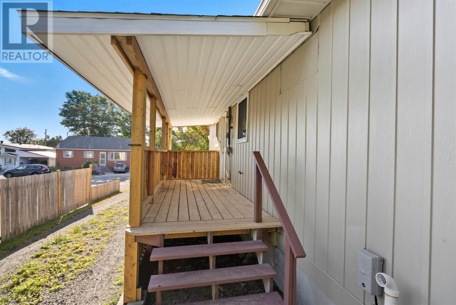 62 Dieppe Ave, Elliot Lake, Ontario  P5A 1H3 - Photo 8 - SM252702