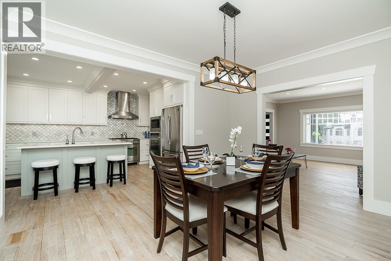 905 EDINBURGH STREET, New Westminster, British Columbia