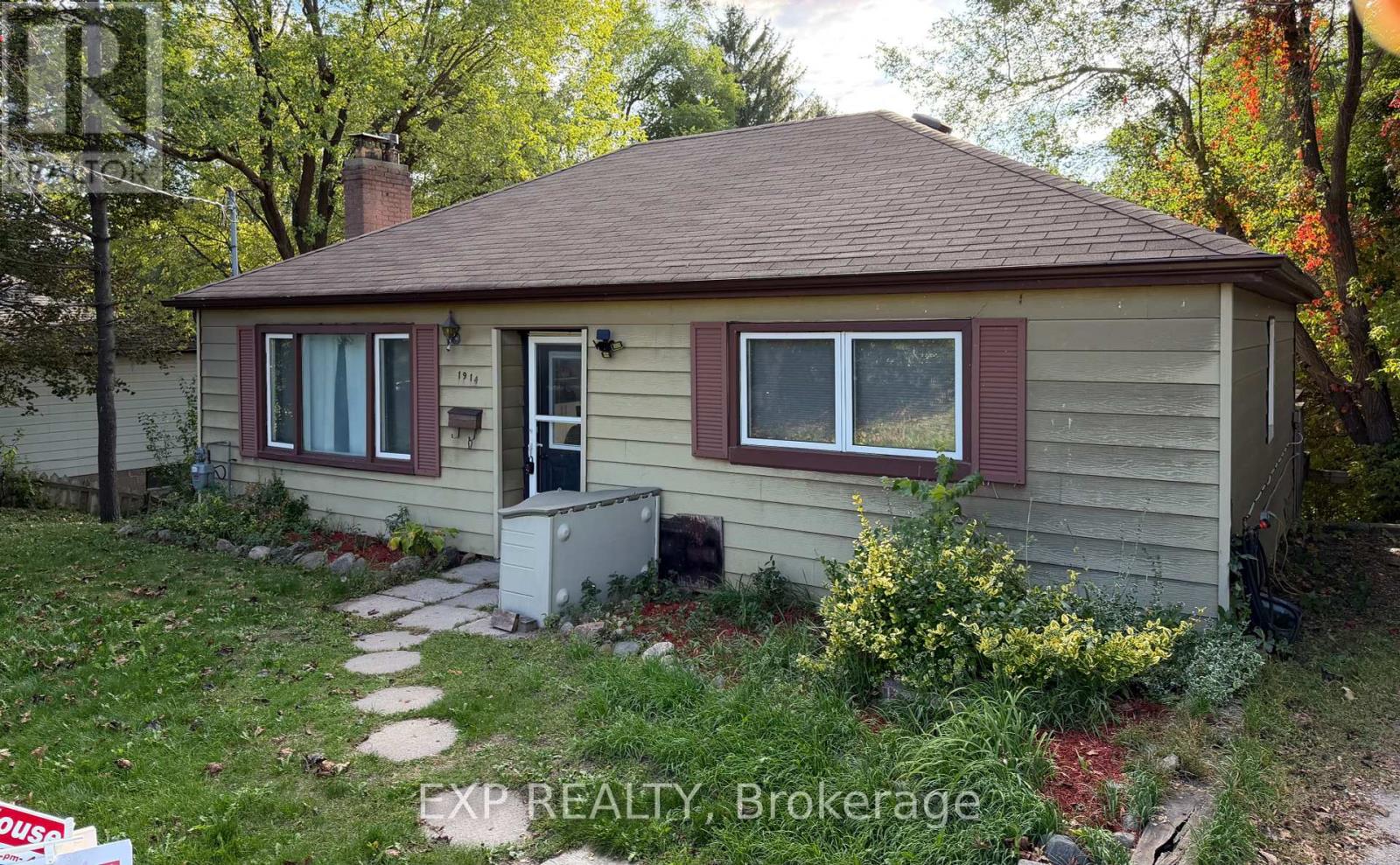 1914 Liverpool Road, Pickering, Ontario  L1V 1W5 - Photo 2 - E12451810