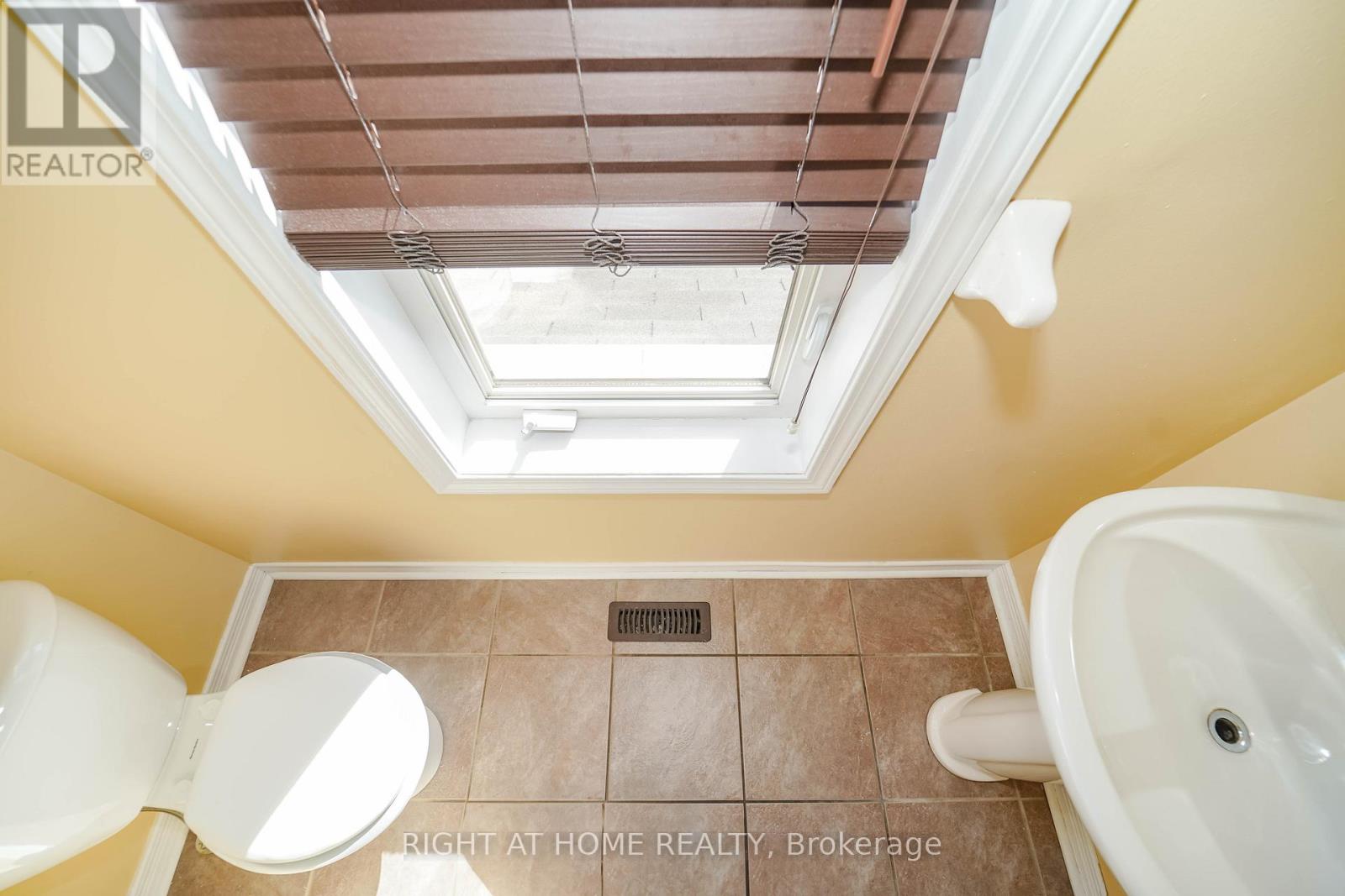 48 Curran Hall Crescent, Toronto, Ontario  M1G 0A2 - Photo 17 - E12451816