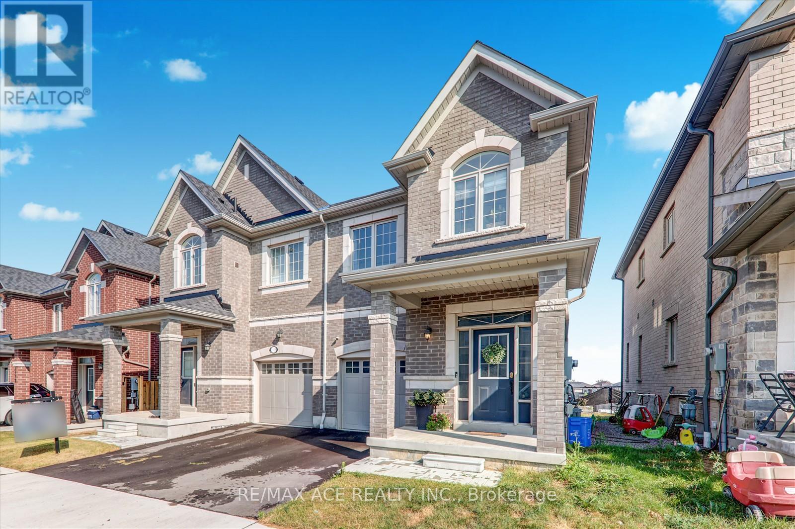 1111 Skyridge Boulevard, Pickering, Ontario  L1X 0M8 - Photo 2 - E12451880
