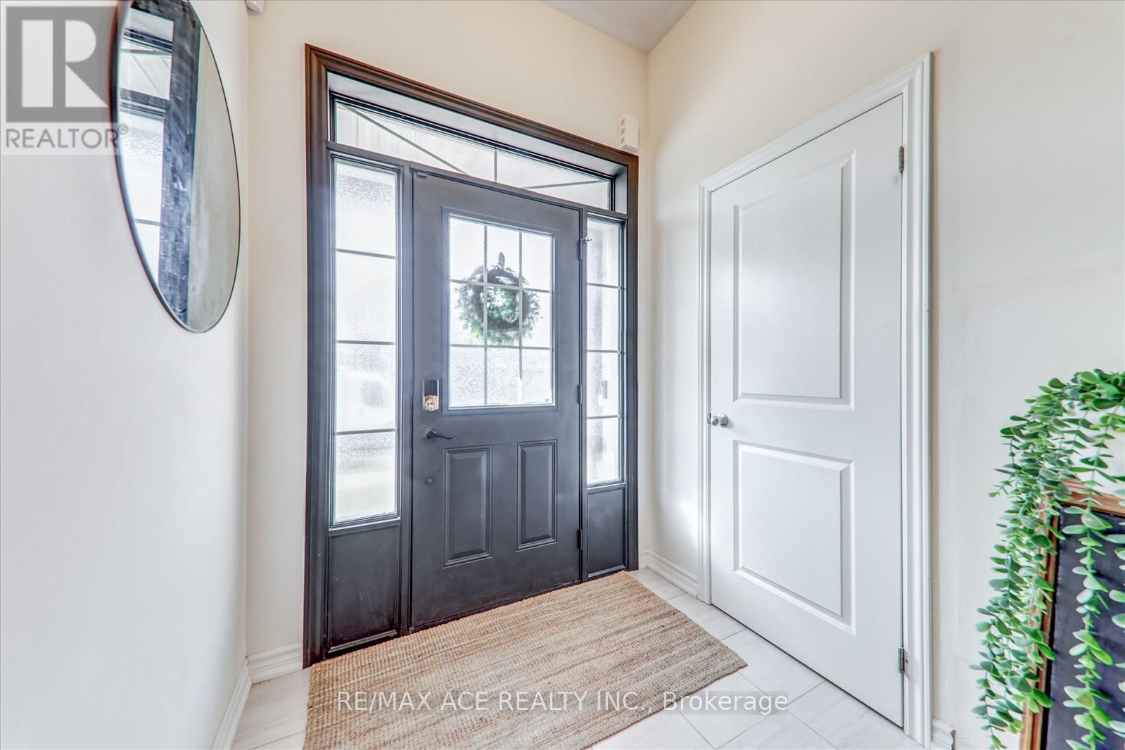 1111 Skyridge Boulevard, Pickering, Ontario  L1X 0M8 - Photo 4 - E12451880