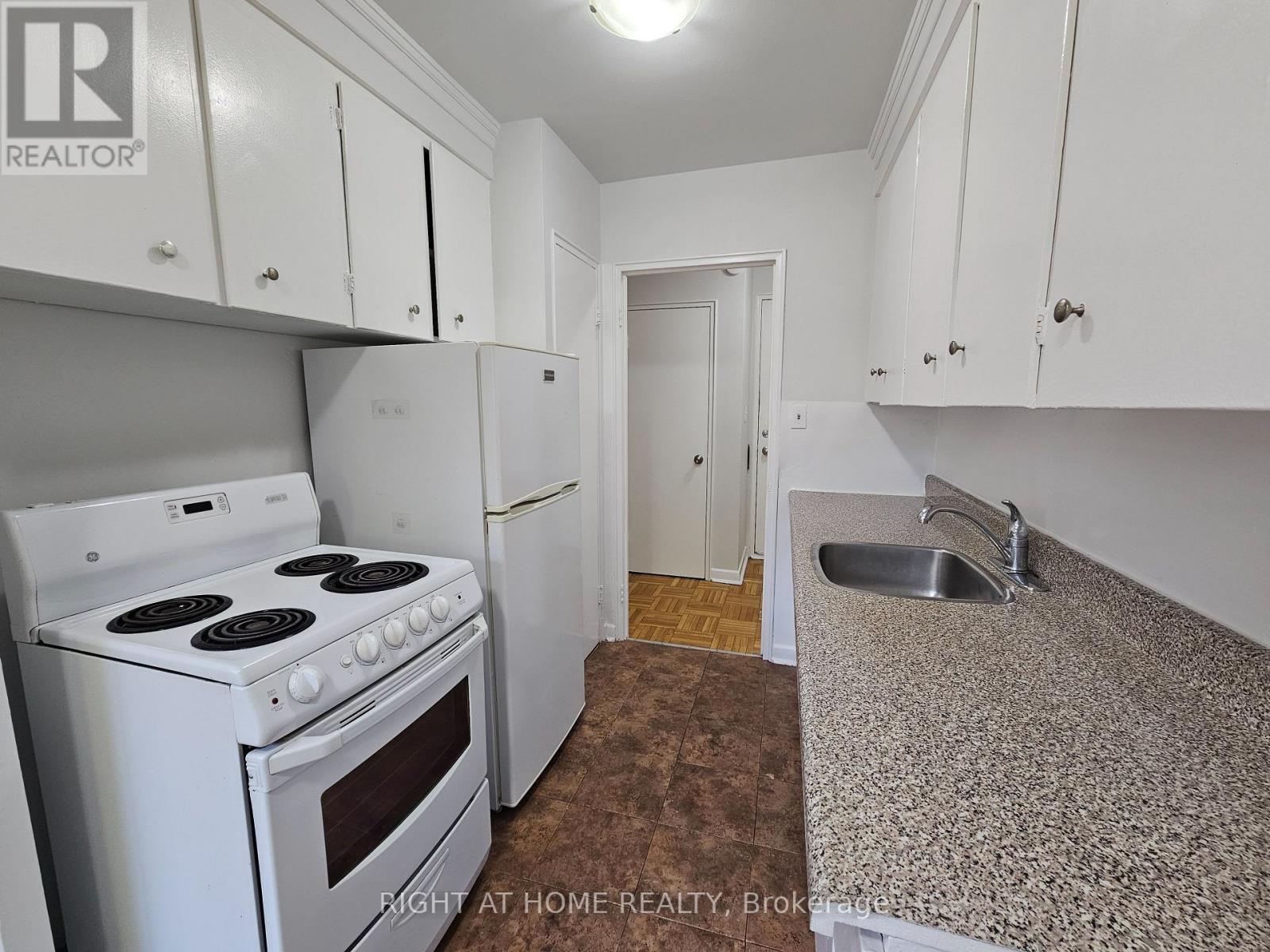 207 - 20 Cosburn Avenue, Toronto, Ontario  M4K 2E7 - Photo 13 - E12451891