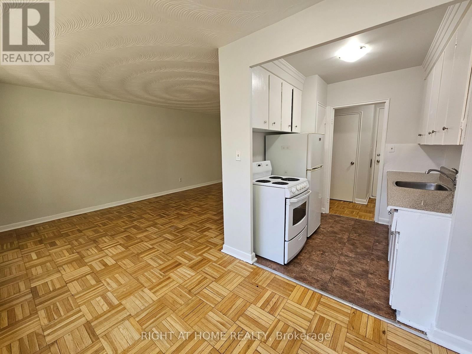 207 - 20 Cosburn Avenue, Toronto, Ontario  M4K 2E7 - Photo 16 - E12451891
