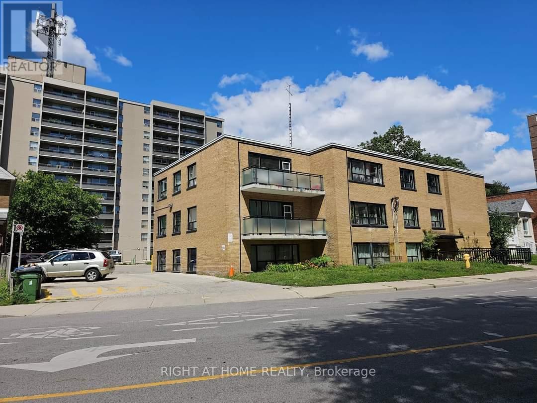 207 - 20 Cosburn Avenue, Toronto, Ontario  M4K 2E7 - Photo 2 - E12451891