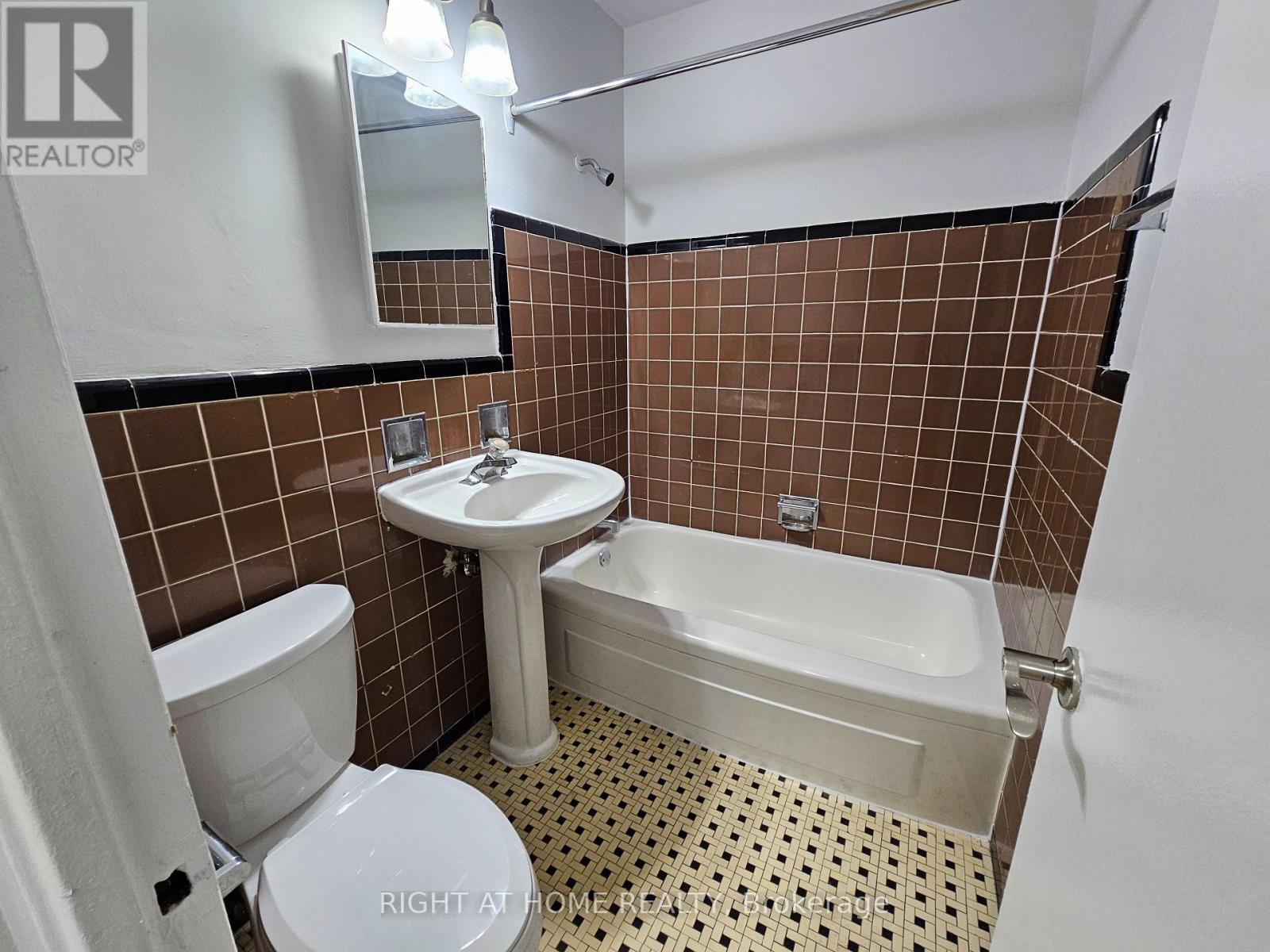 207 - 20 Cosburn Avenue, Toronto, Ontario  M4K 2E7 - Photo 30 - E12451891