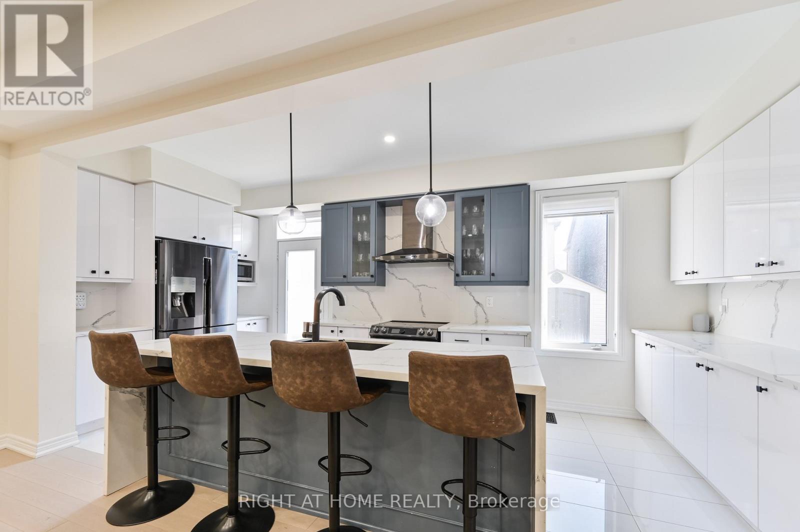 80 Conarty Crescent, Whitby, Ontario  L1P 0L4 - Photo 8 - E12451898