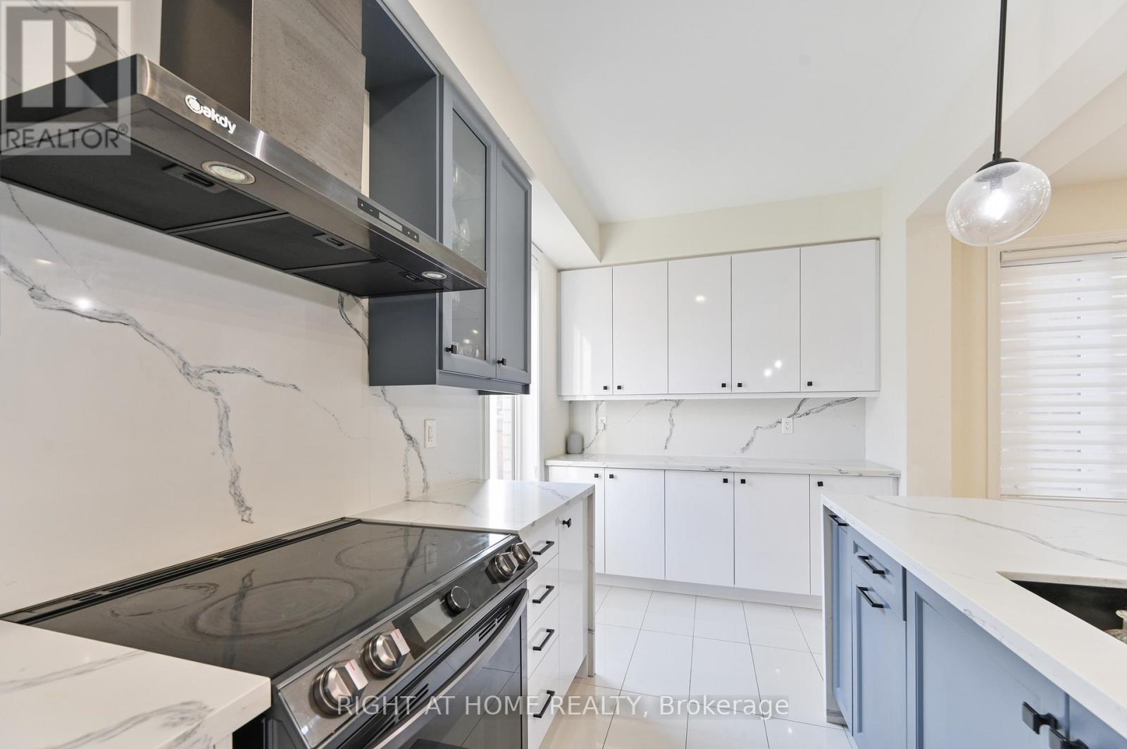80 Conarty Crescent, Whitby, Ontario  L1P 0L4 - Photo 9 - E12451898