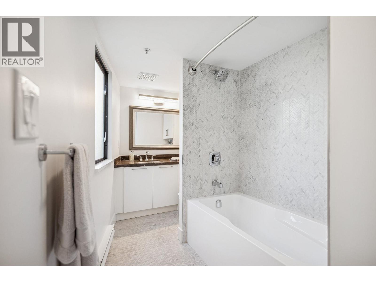 205 1633 W 8th Avenue, Vancouver, British Columbia  V6J 5H7 - Photo 18 - R3055571