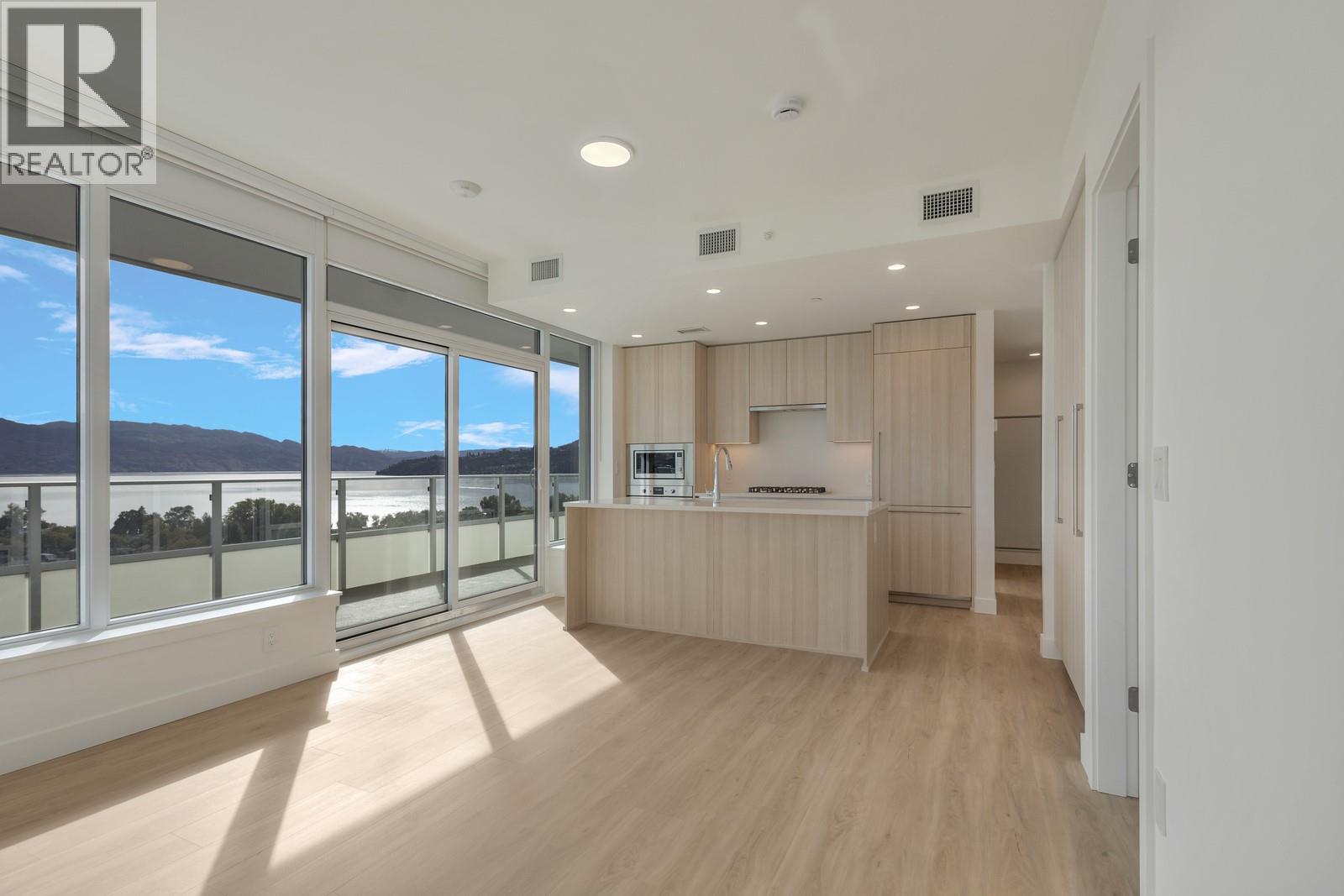 238 Leon Avenue Unit# 1504, Kelowna, British Columbia  V1Y 6H9 - Photo 6 - 10364720