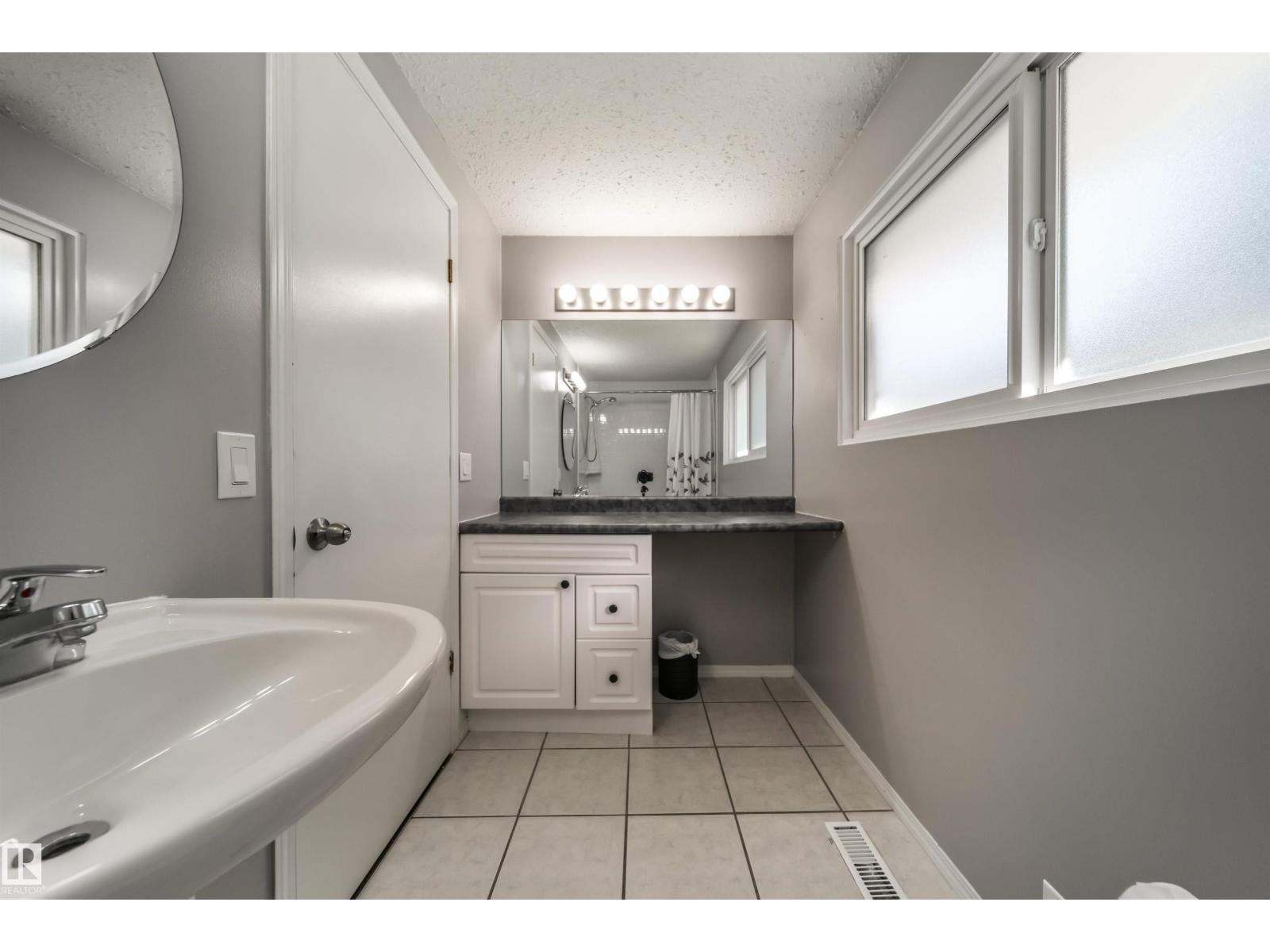 16 Graham Av, St. Albert, Alberta  T8N 1T6 - Photo 18 - E4461320