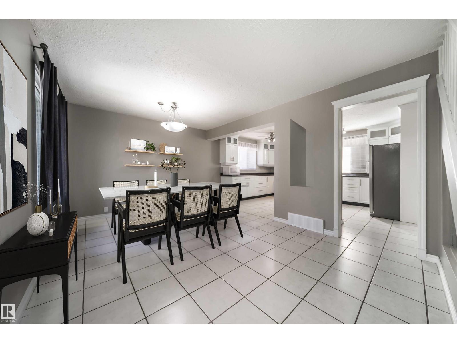 16 Graham Av, St. Albert, Alberta  T8N 1T6 - Photo 2 - E4461320