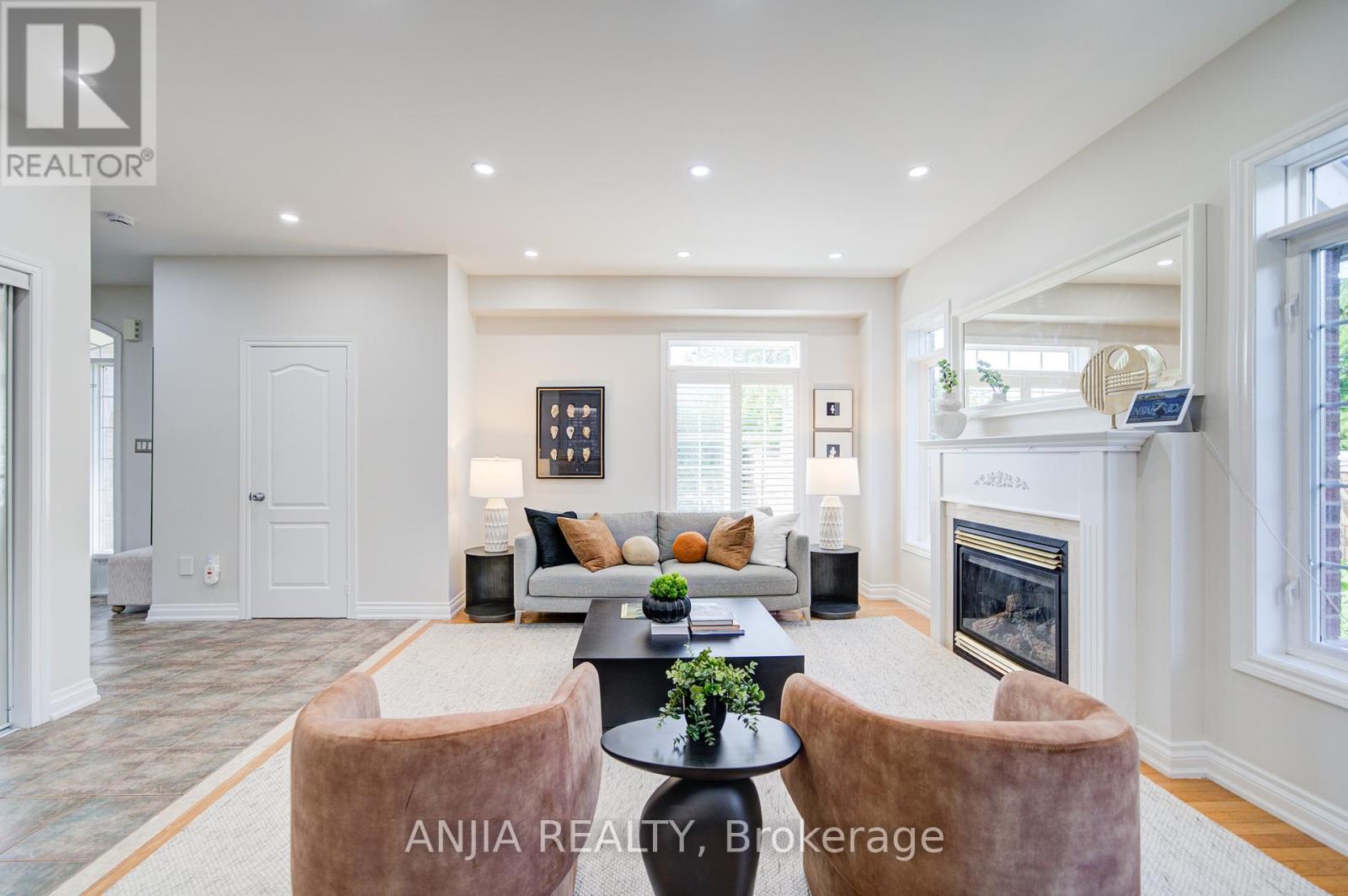 4 James Ratcliff Avenue, Whitchurch-Stouffville, Ontario  L4A 1P2 - Photo 10 - N12451818