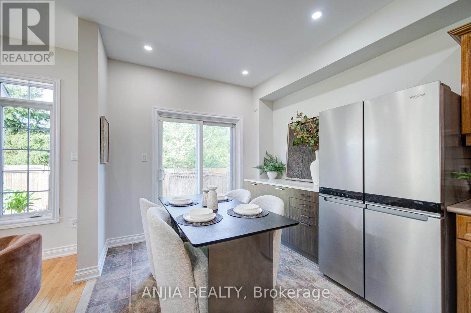 4 James Ratcliff Avenue, Whitchurch-Stouffville, Ontario  L4A 1P2 - Photo 14 - N12451818