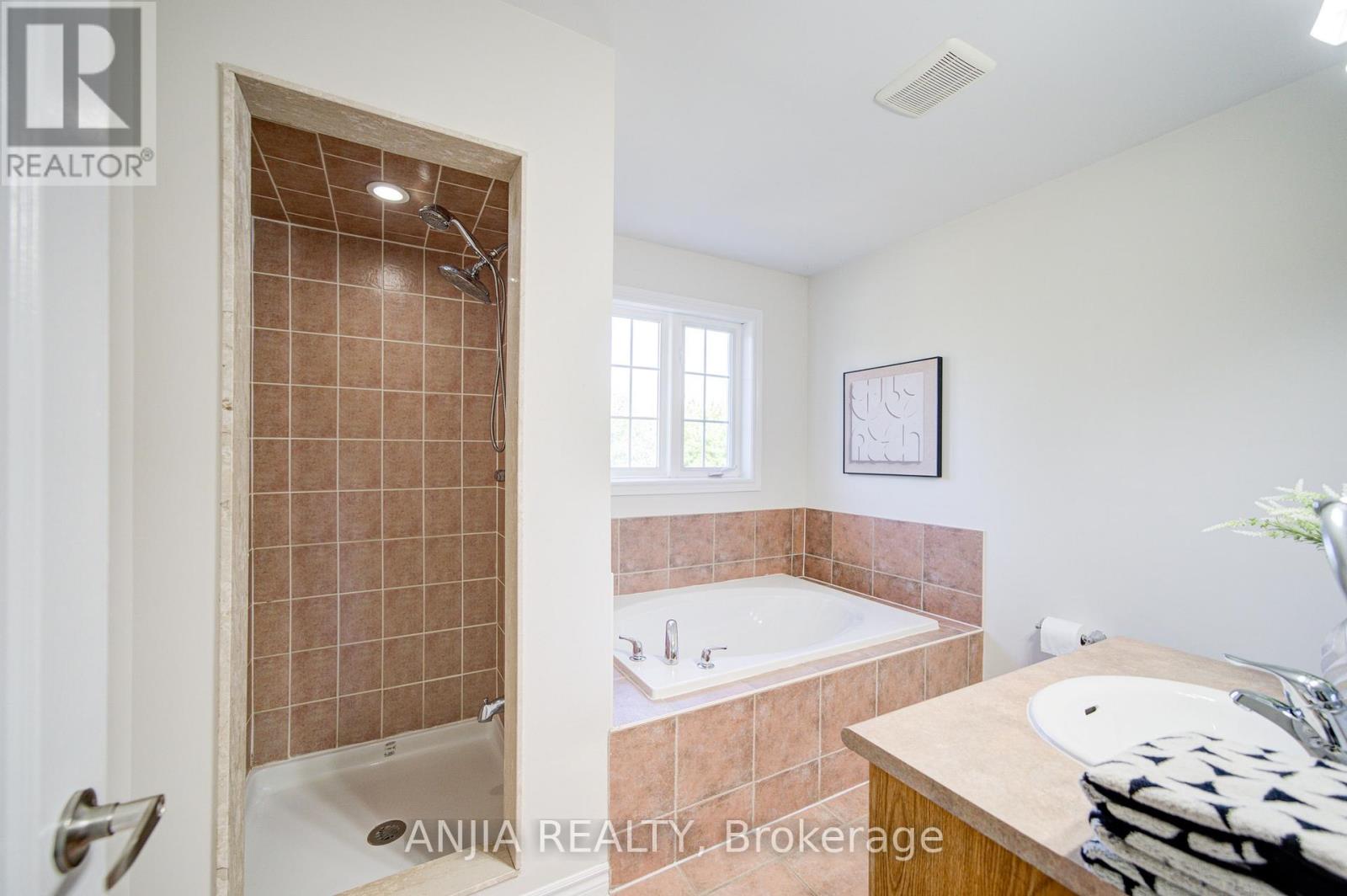 4 James Ratcliff Avenue, Whitchurch-Stouffville, Ontario  L4A 1P2 - Photo 30 - N12451818