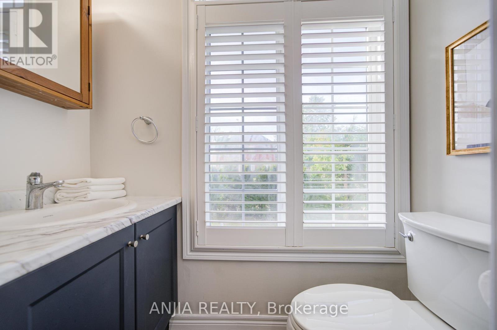 4 James Ratcliff Avenue, Whitchurch-Stouffville, Ontario  L4A 1P2 - Photo 4 - N12451818