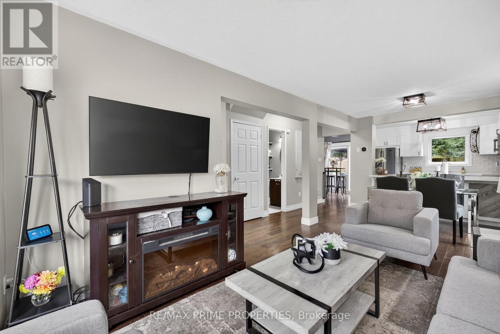 169 King Street, East Gwillimbury, Ontario  L0G 1M0 - Photo 5 - N12451858