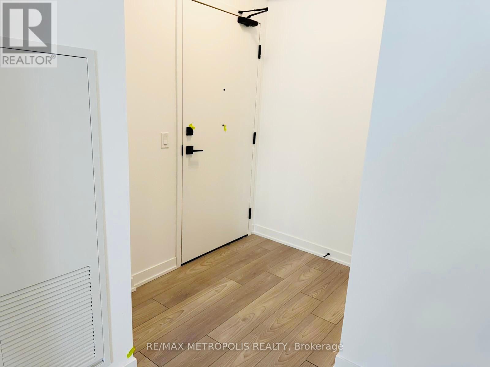 1115 - 10 Abeja Street, Vaughan, Ontario  L4K 0R4 - Photo 4 - N12451876