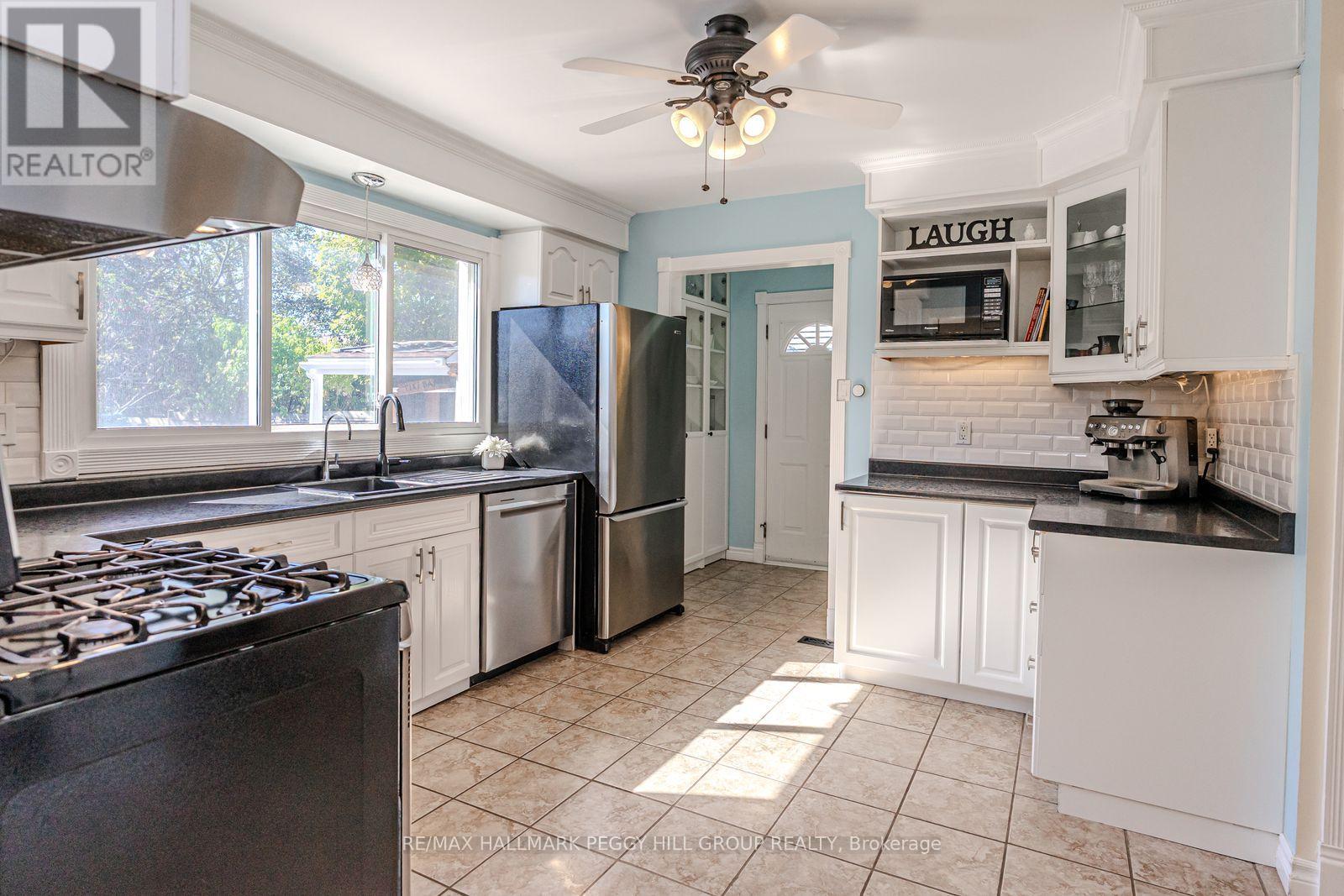 136 Oren Boulevard, Barrie (Sunnidale), Ontario  L4N 4N5 - Photo 6 - S12451852
