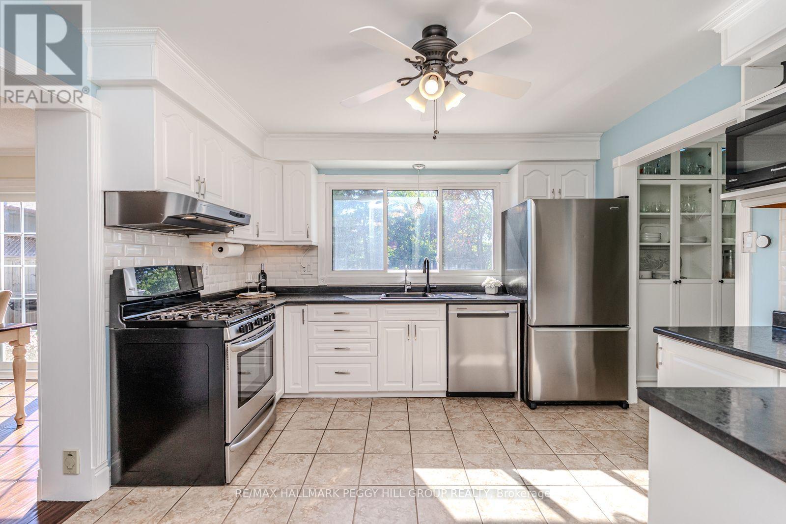 136 Oren Boulevard, Barrie (Sunnidale), Ontario  L4N 4N5 - Photo 7 - S12451852
