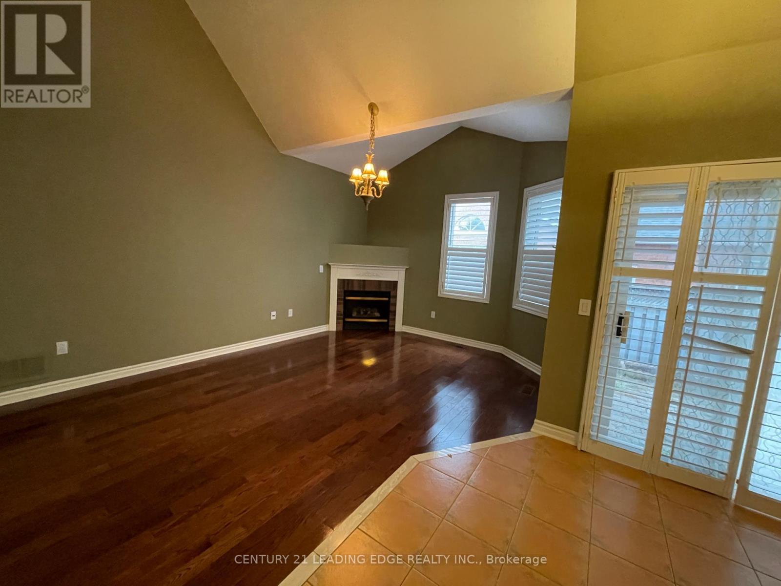 58 Manorwood Drive, Markham, Ontario  L6C 2S2 - Photo 9 - N12451678