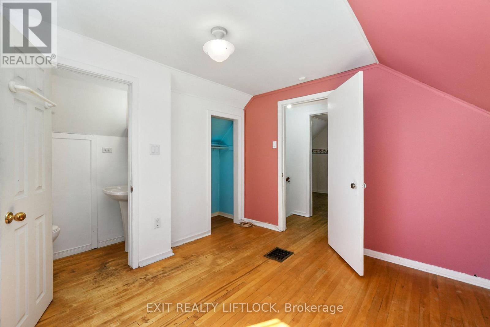 219 Burnham Street, Cobourg, Ontario  K9A 2W5 - Photo 27 - X12451589