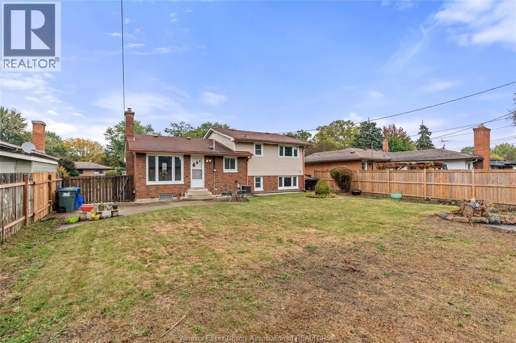 2915 St. Patrick's, Windsor, Ontario  N9E 3G8 - Photo 3 - 25025682