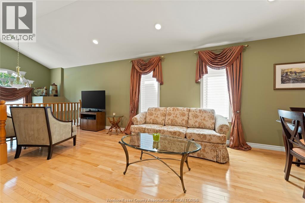11255 Timber Bay Crescent, Windsor, Ontario  N8R 2L2 - Photo 11 - 25025676