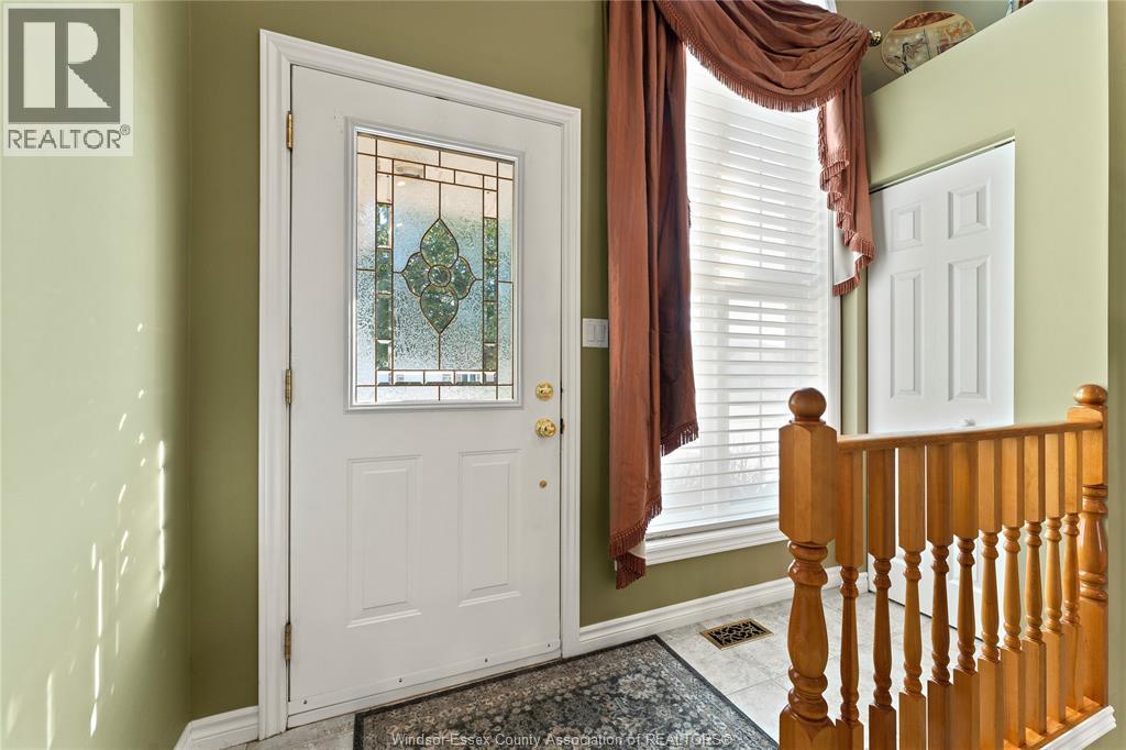 11255 Timber Bay Crescent, Windsor, Ontario  N8R 2L2 - Photo 7 - 25025676