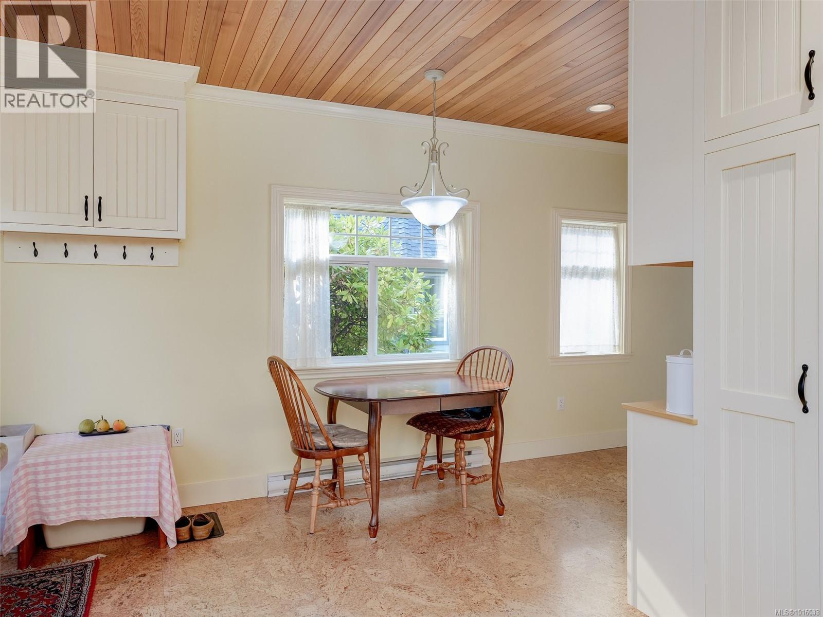 576 Obed Ave, Saanich, British Columbia  V9A 1K5 - Photo 10 - 1016033