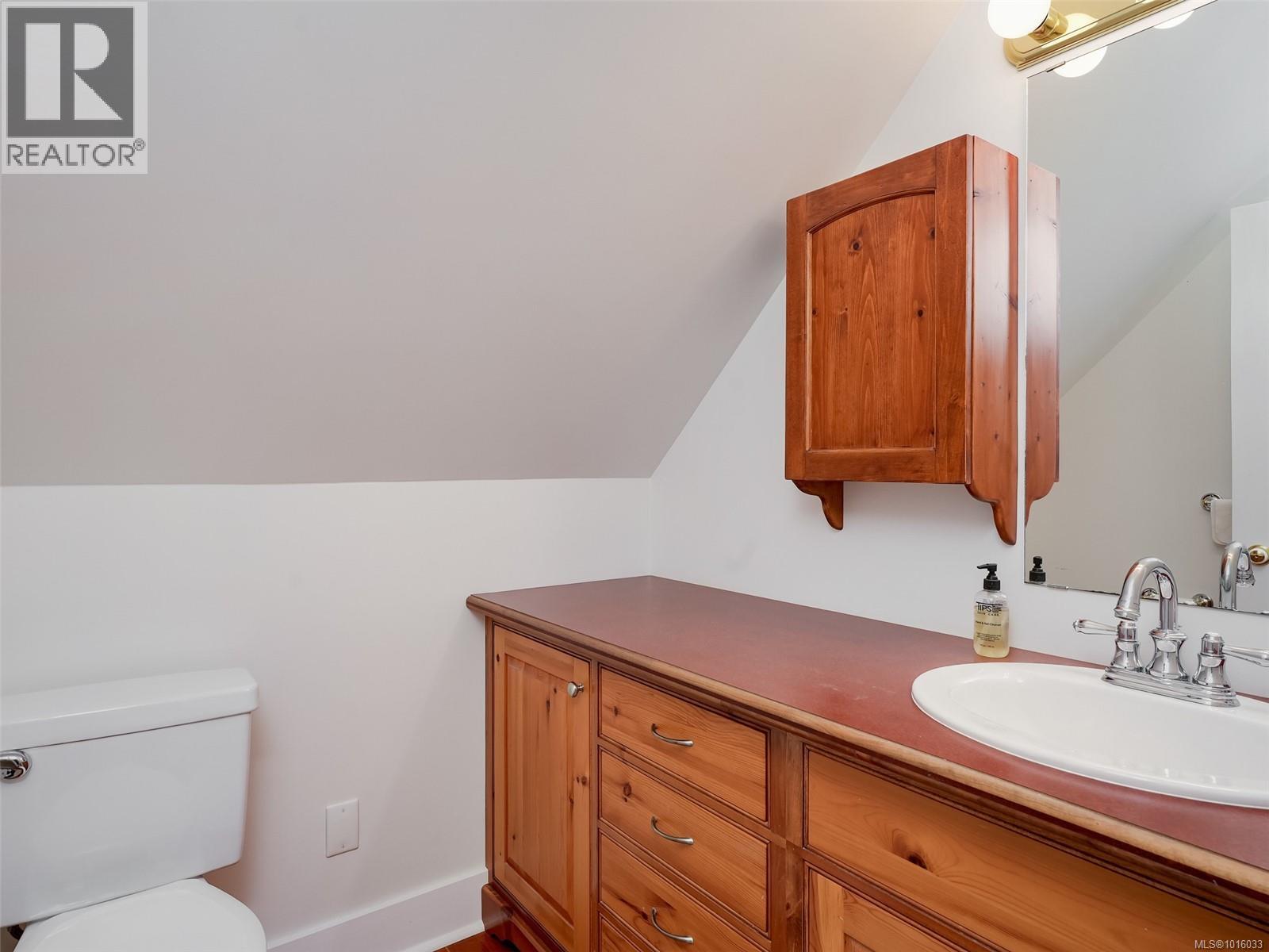 576 Obed Ave, Saanich, British Columbia  V9A 1K5 - Photo 13 - 1016033