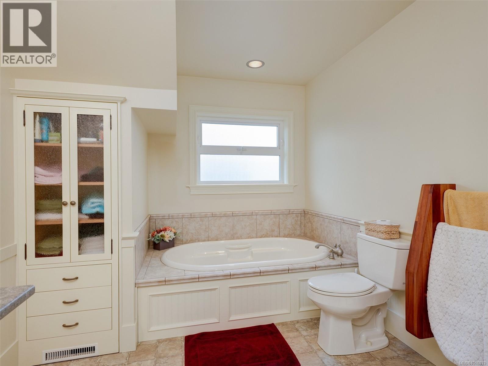 576 Obed Ave, Saanich, British Columbia  V9A 1K5 - Photo 15 - 1016033