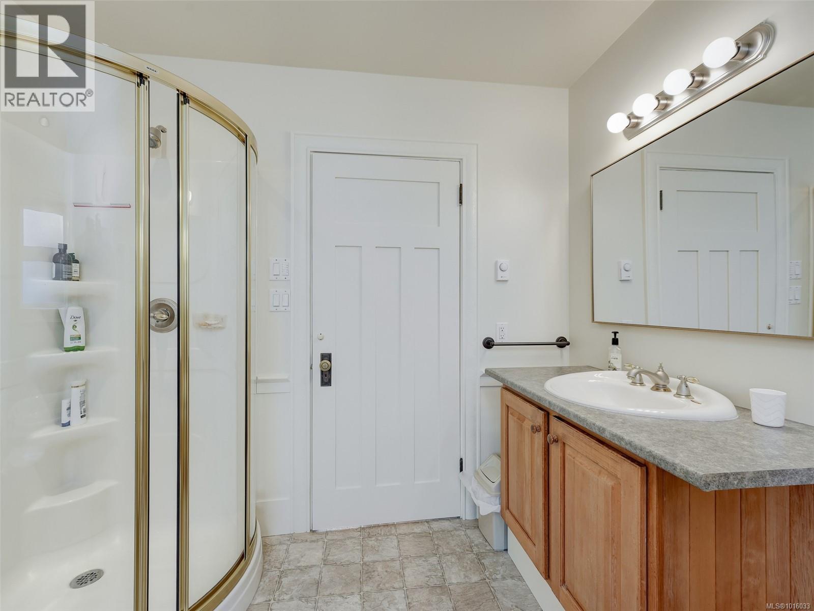 576 Obed Ave, Saanich, British Columbia  V9A 1K5 - Photo 16 - 1016033
