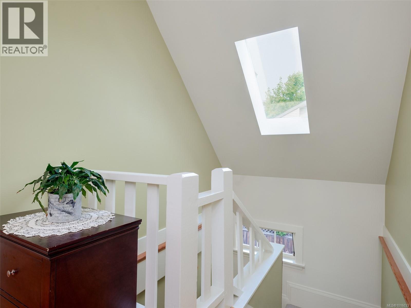576 Obed Ave, Saanich, British Columbia  V9A 1K5 - Photo 19 - 1016033