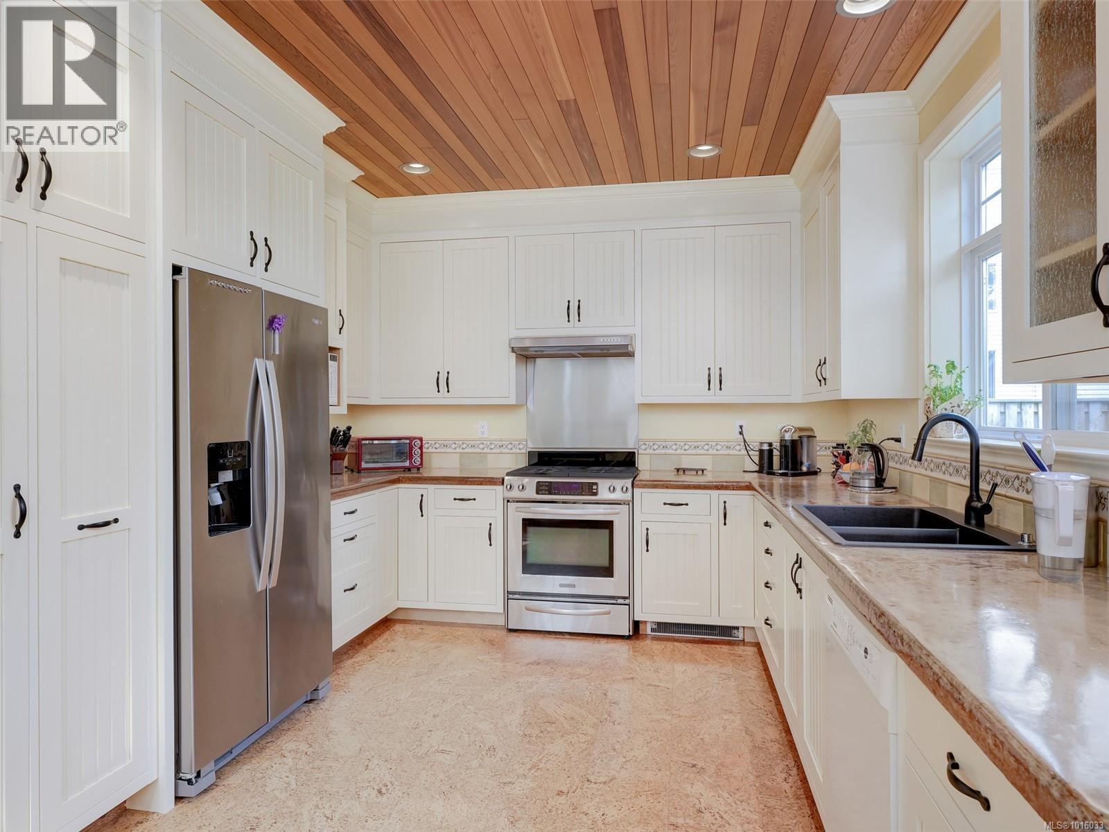 576 Obed Ave, Saanich, British Columbia  V9A 1K5 - Photo 7 - 1016033