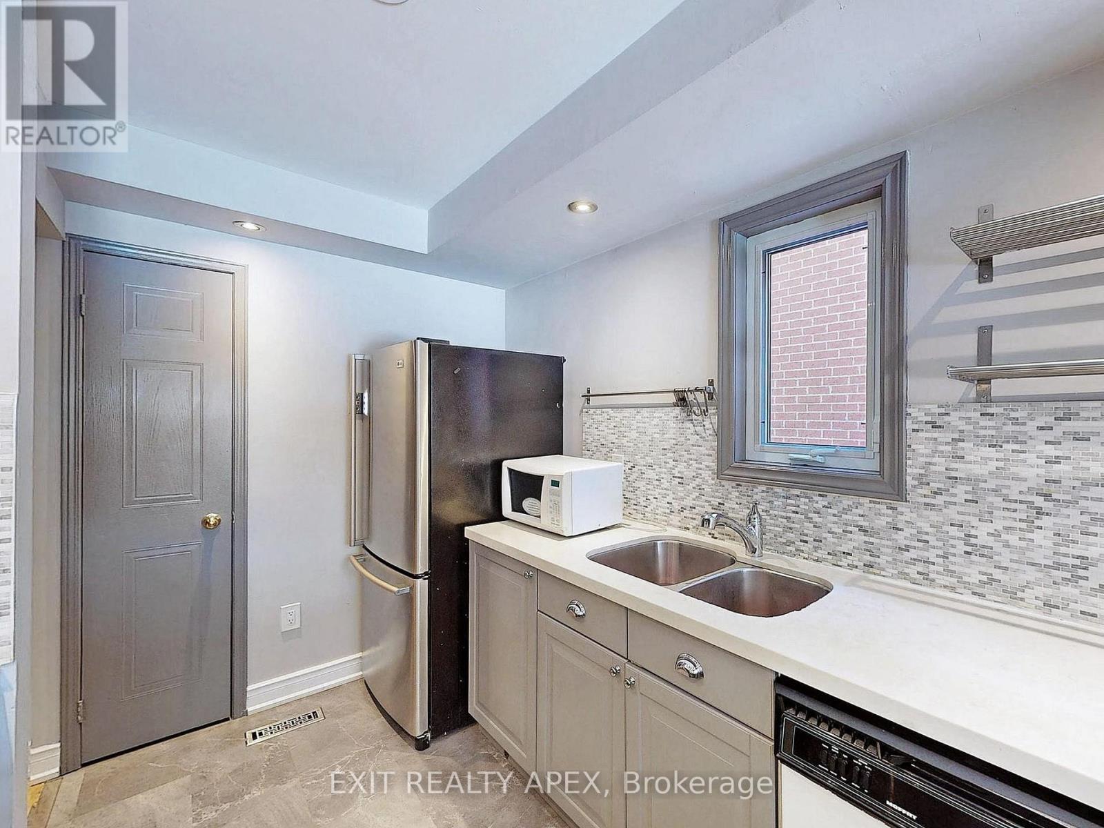 5552 Cortina Crescent, Mississauga, Ontario  L4Z 3R2 - Photo 11 - W12451804